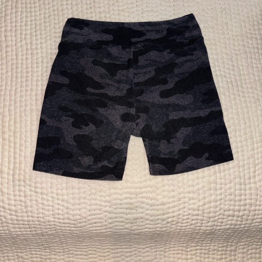 LuLaRoe Black Camouflage Biker Shorts - Picture 7 of 8